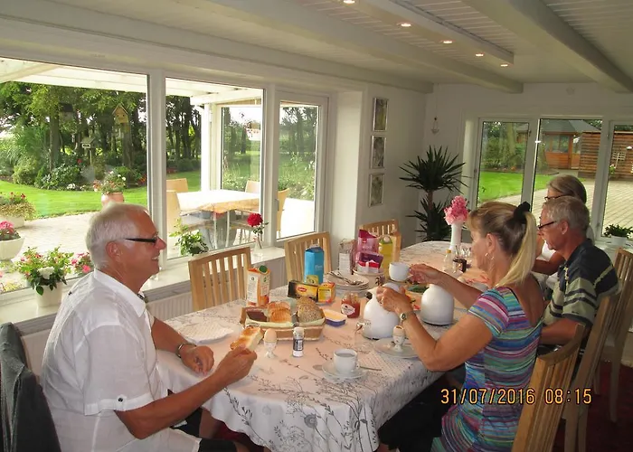 Alojamento de Acomodação e Pequeno-almoço Bakkegarden